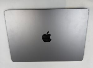 OUTLET Apple MacBook Air M3 (Gümüş Gri) | 8GB RAM / 256GB SSD | 13 İnç | SIFIR AYARINDA Fırsat!
