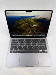 OUTLET Apple MacBook Air M3 (Gümüş Gri) | 8GB RAM / 256GB SSD | 13 İnç | SIFIR AYARINDA Fırsat!